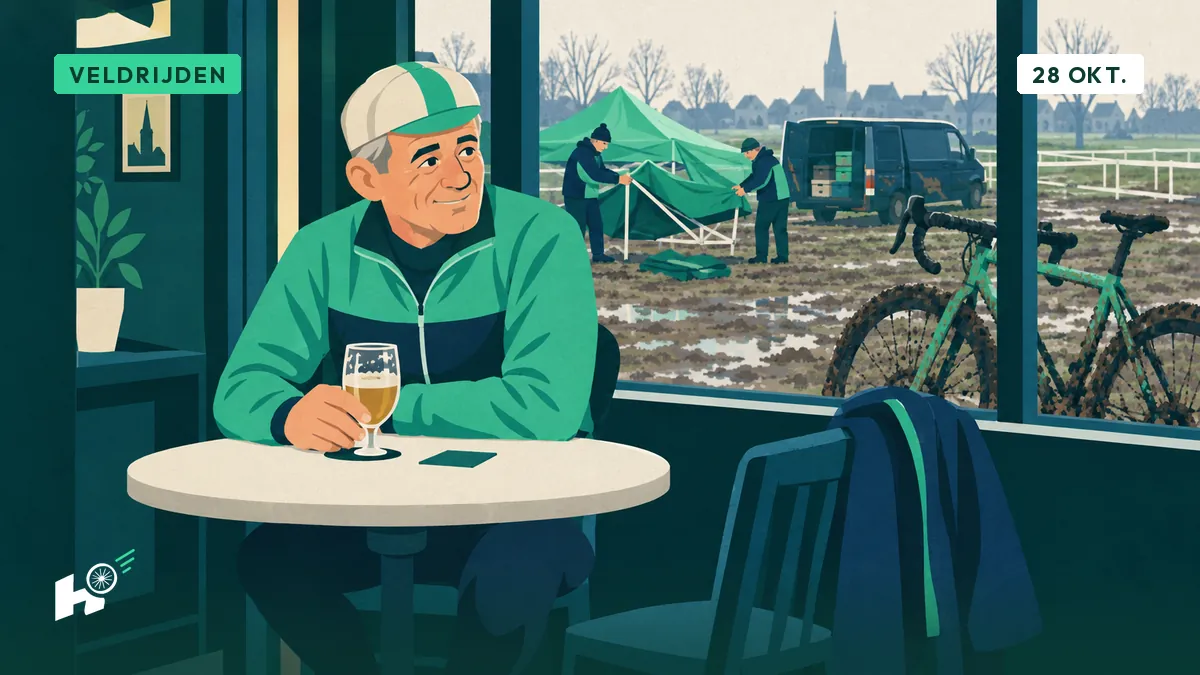 Rik zit alleen aan een tafeltje in een café, met een gereserveerde stoel naast zich, terwijl buiten een teamtent wordt opgevouwen.